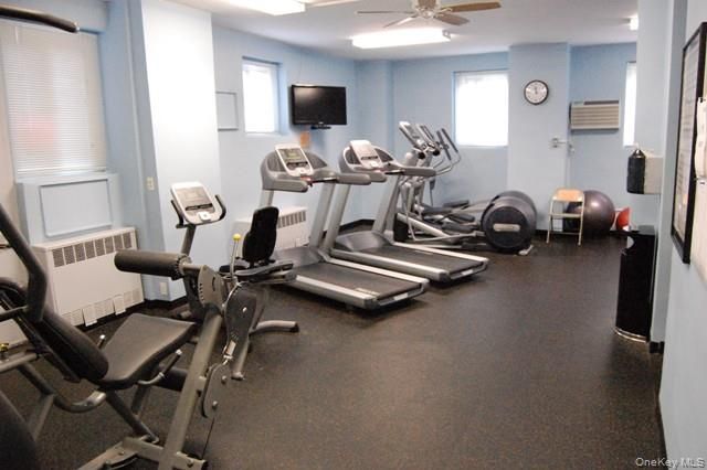 39-65 52 St. 2H, Woodside, NY 11377