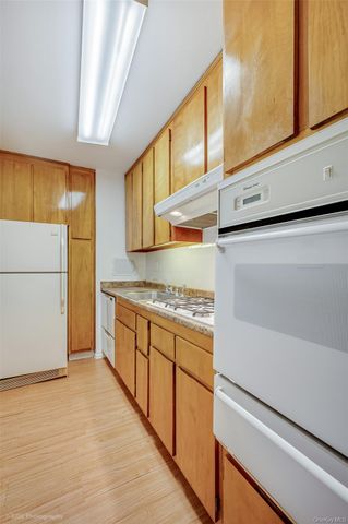 39-65 52 St. 2H, Woodside, NY 11377