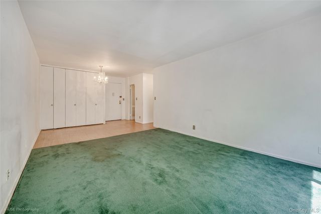 39-65 52 St. 2H, Woodside, NY 11377