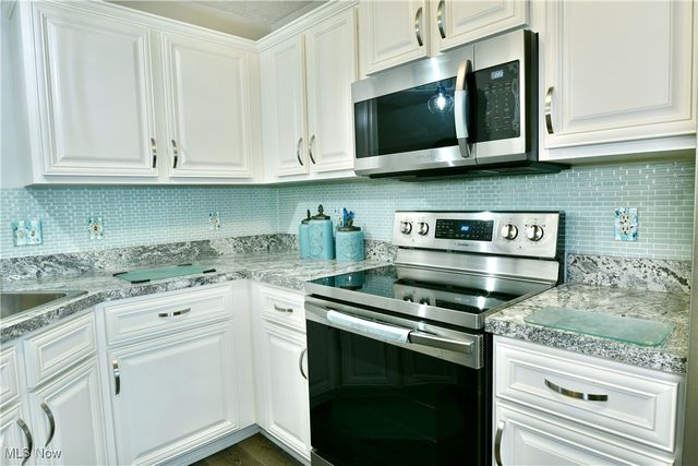 3394 Ivy Hill Circle E, Cortland, OH 44410