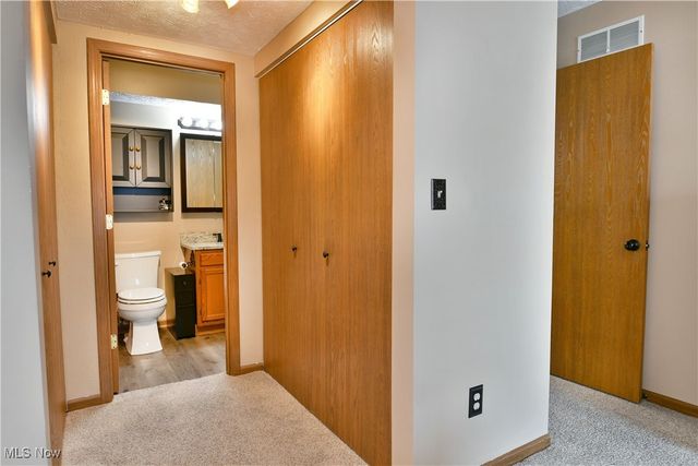 3394 Ivy Hill Circle E, Cortland, OH 44410