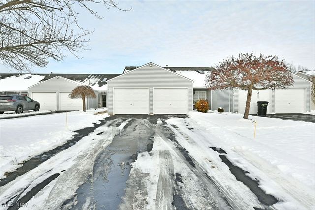 3394 Ivy Hill Circle E, Cortland, OH 44410