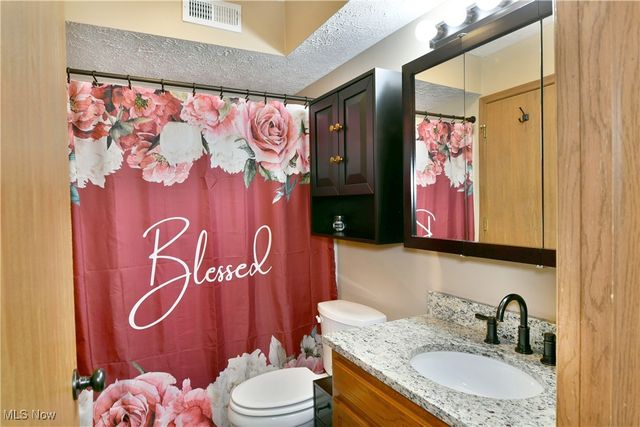 3394 Ivy Hill Circle E, Cortland, OH 44410