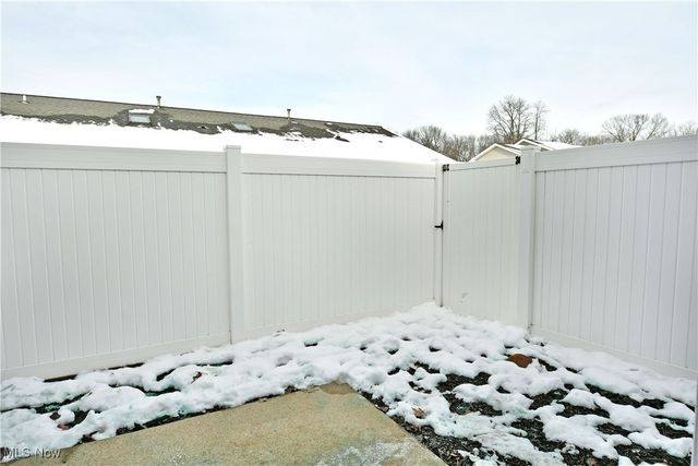 3394 Ivy Hill Circle E, Cortland, OH 44410