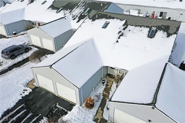 3394 Ivy Hill Circle E, Cortland, OH 44410