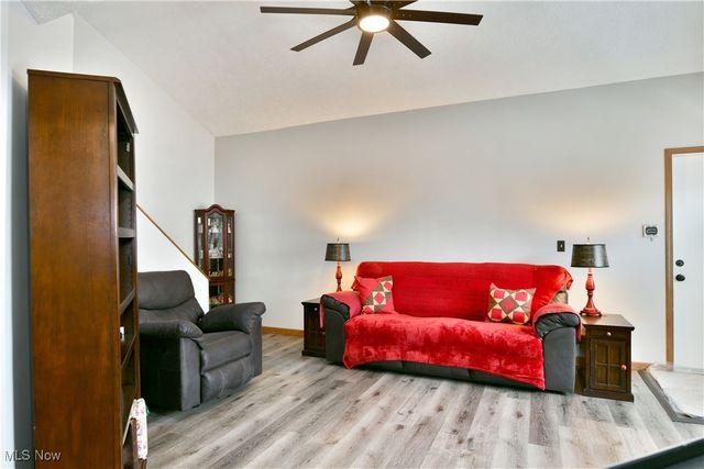 3394 Ivy Hill Circle E, Cortland, OH 44410