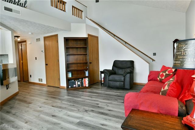 3394 Ivy Hill Circle E, Cortland, OH 44410