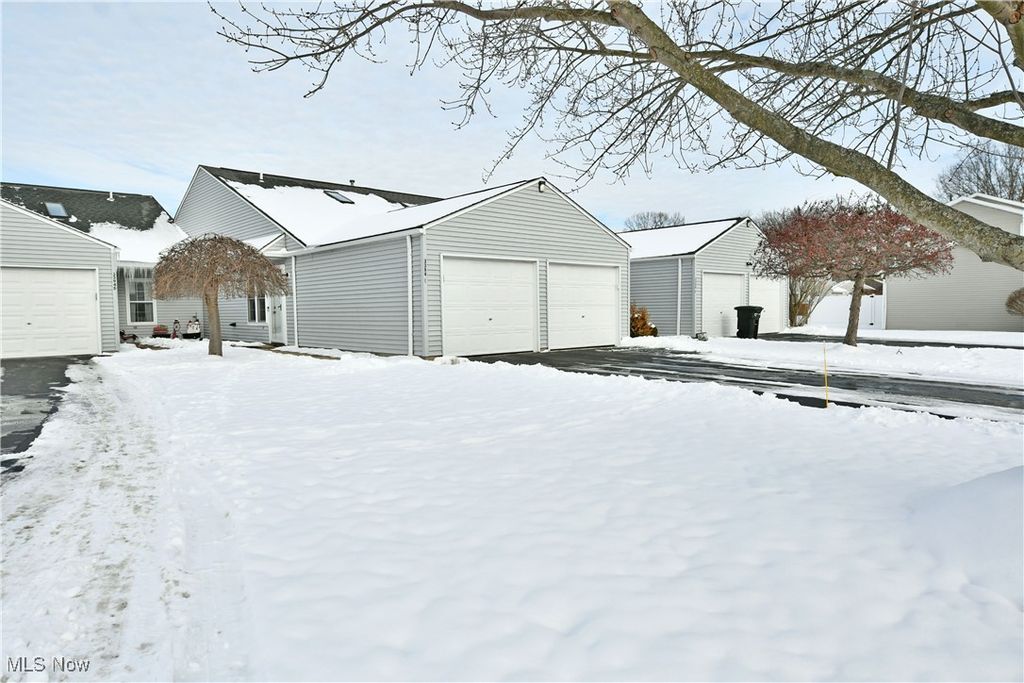 3394 Ivy Hill Circle E, Cortland, OH 44410