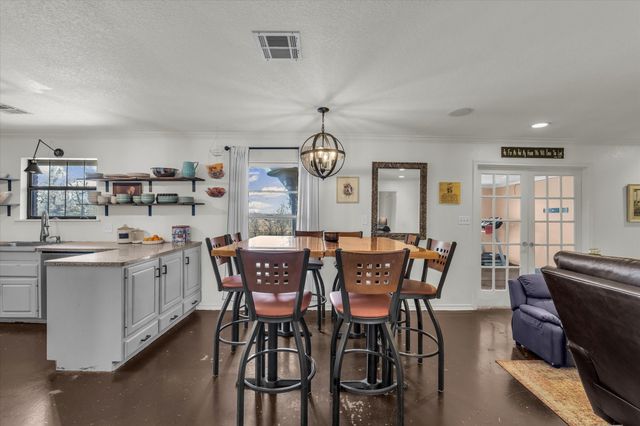 7633 S 3rd St Road, Waco, TX 76706