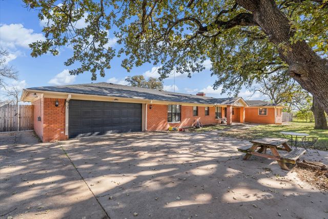 7633 S 3rd St Road, Waco, TX 76706