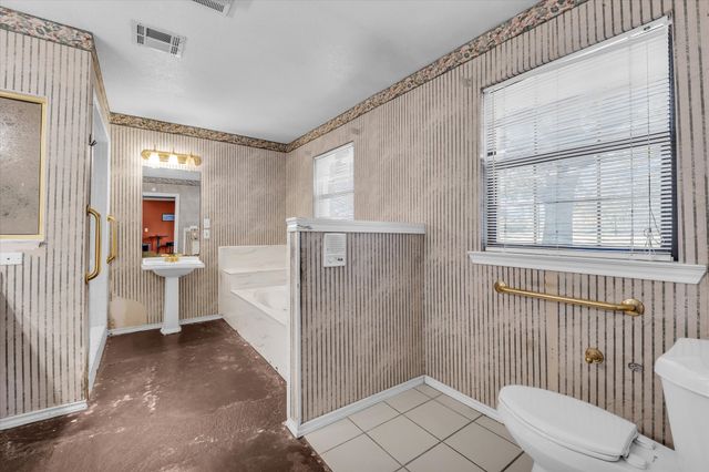 7633 S 3rd St Road, Waco, TX 76706