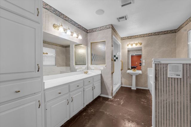 7633 S 3rd St Road, Waco, TX 76706