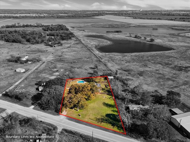 7633 S 3rd St Road, Waco, TX 76706