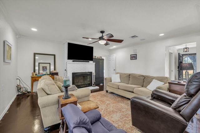 7633 S 3rd St Road, Waco, TX 76706