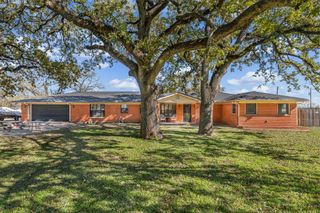 7633 S 3rd St Road, Waco, TX 76706