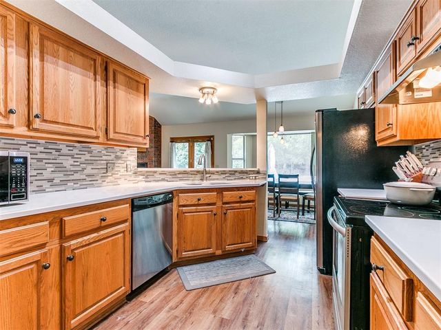 7117 NW 102nd Street, Oklahoma City, OK 73162