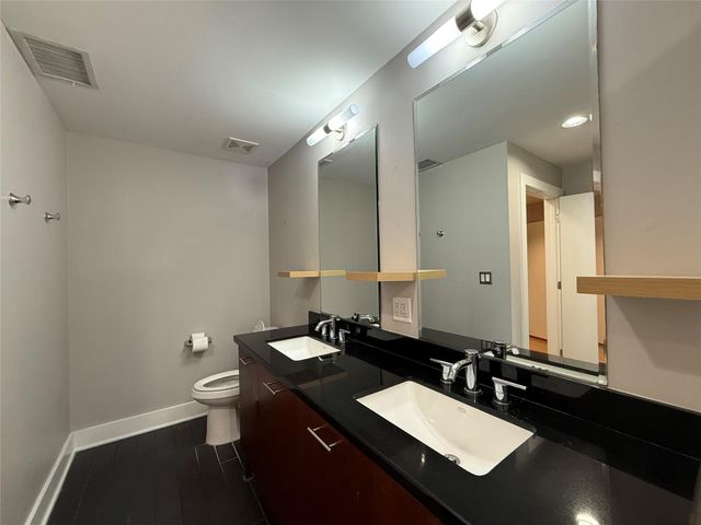 603 Davis ST 814, Austin, TX 78701
