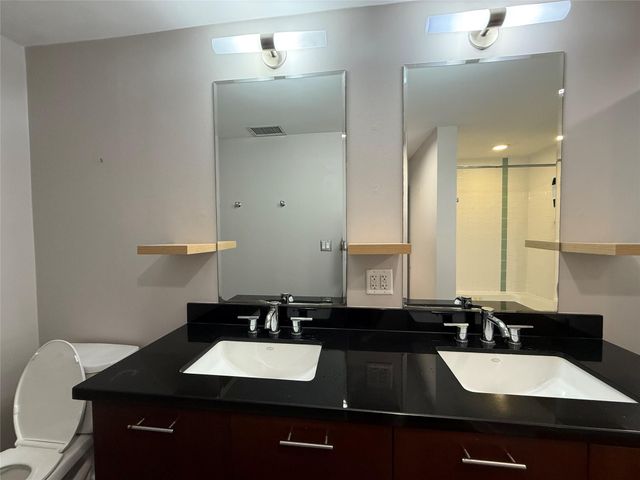 603 Davis ST 814, Austin, TX 78701