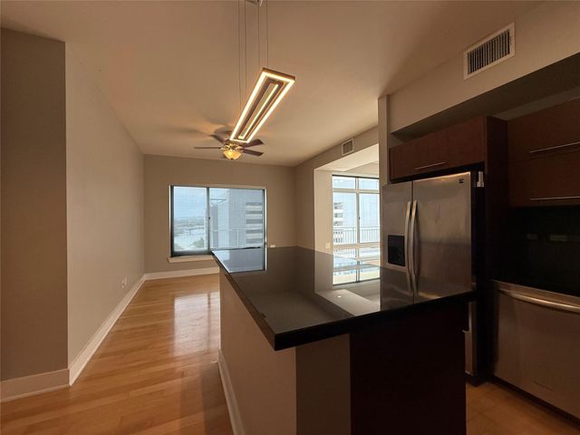 603 Davis ST 814, Austin, TX 78701