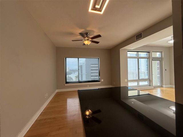 603 Davis ST 814, Austin, TX 78701
