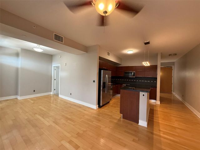 603 Davis ST 814, Austin, TX 78701