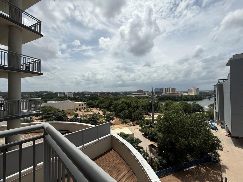 603 Davis ST 814, Austin, TX 78701
