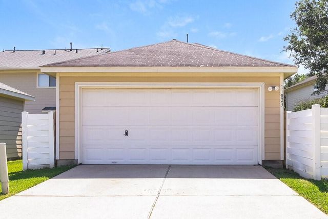 11823 Princess Garden Way, Houston, TX 77047