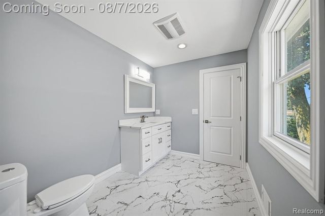 38165 Cherry Lane, Update, MI 48045