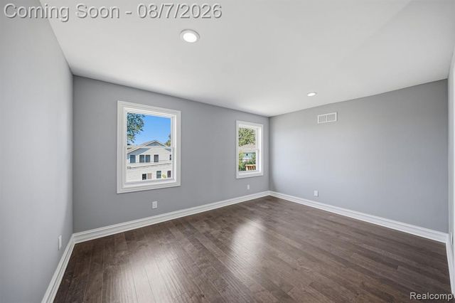 38165 Cherry Lane, Update, MI 48045