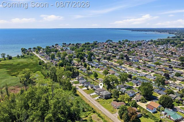 38165 Cherry Lane, Update, MI 48045