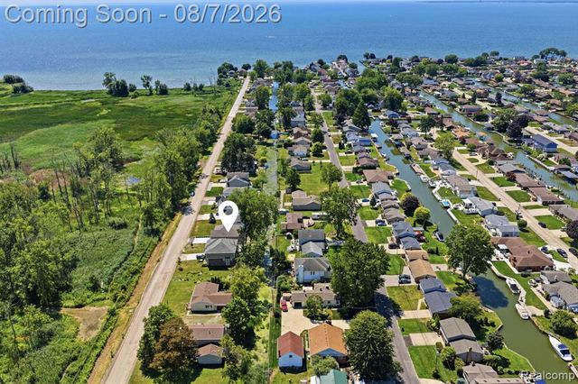 38165 Cherry Lane, Update, MI 48045