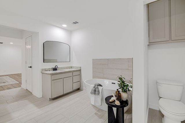 715 Pheasant Run, Burleson, TX 76028