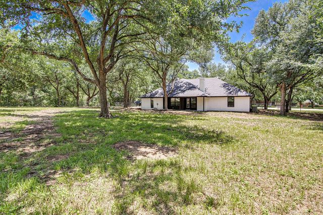 715 Pheasant Run, Burleson, TX 76028