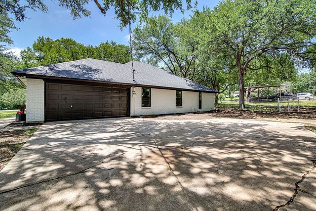 715 Pheasant Run, Burleson, TX 76028