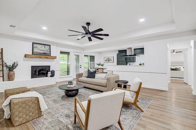 715 Pheasant Run, Burleson, TX 76028