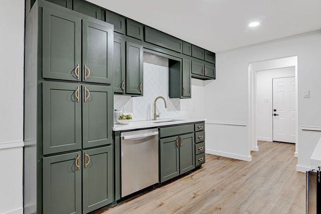 715 Pheasant Run, Burleson, TX 76028