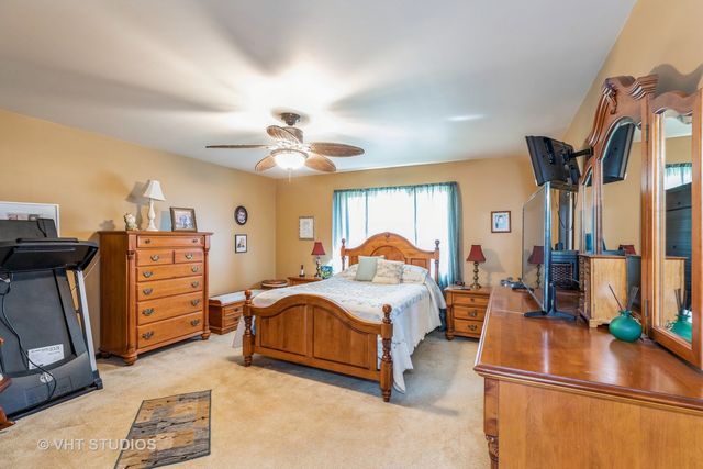 24656 S Willow Brook Trail, Crete, IL 60417