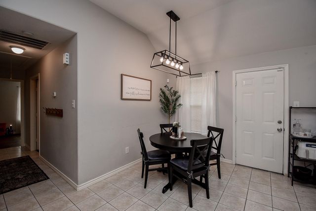 1909 W Texas Avenue, Baytown, TX 77520