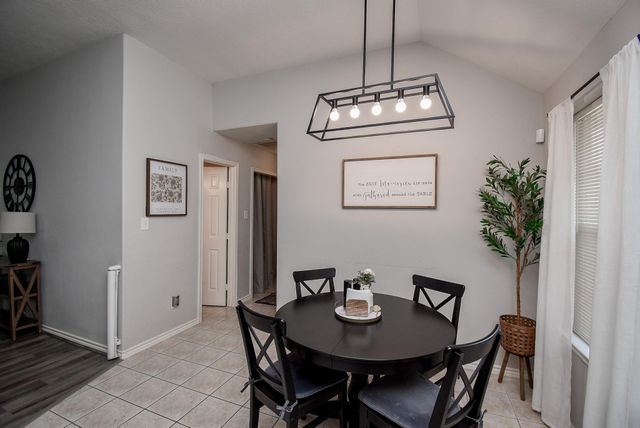 1909 W Texas Avenue, Baytown, TX 77520