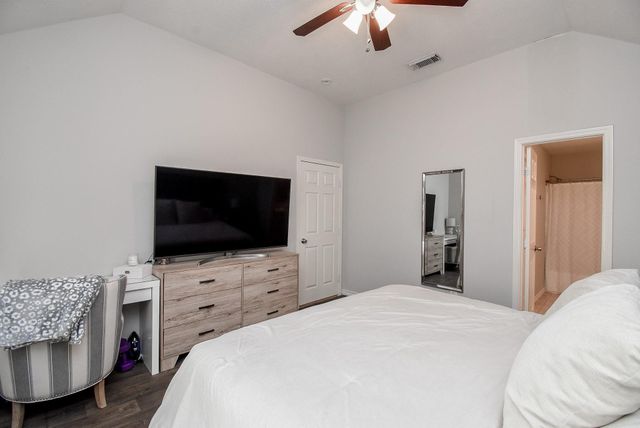 1909 W Texas Avenue, Baytown, TX 77520