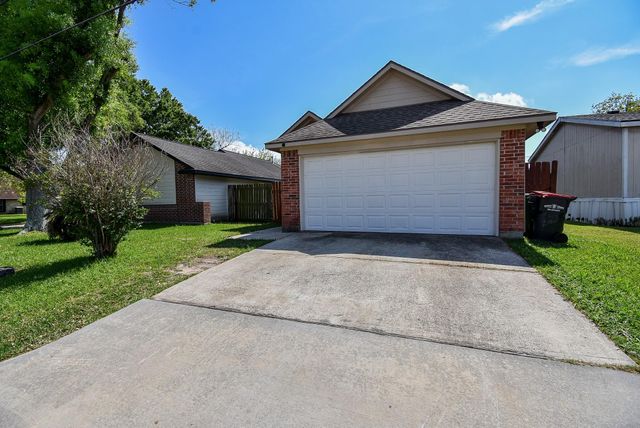 1909 W Texas Avenue, Baytown, TX 77520