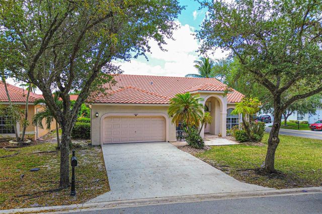 5374 NW 57th Ave, Coral Springs, FL 33067