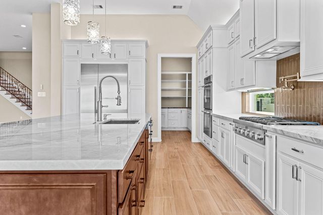 508 Amalfi Drive, Kemah, TX 77565