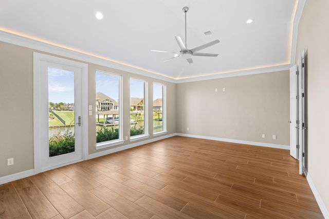 508 Amalfi Drive, Kemah, TX 77565
