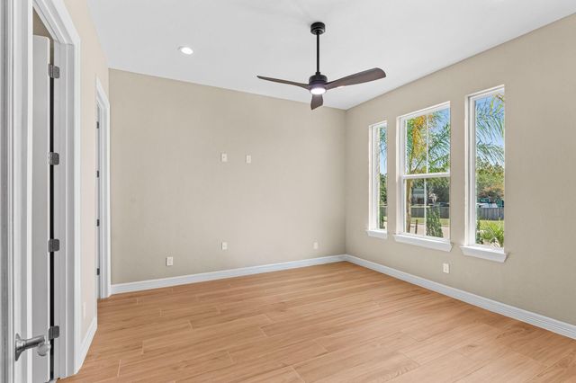508 Amalfi Drive, Kemah, TX 77565