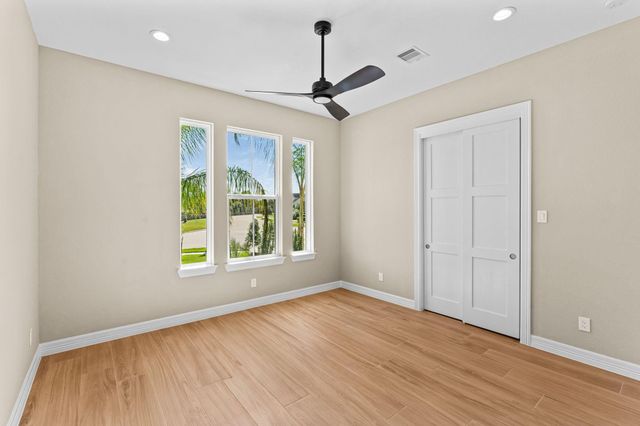508 Amalfi Drive, Kemah, TX 77565