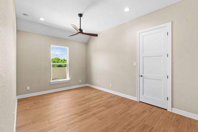508 Amalfi Drive, Kemah, TX 77565