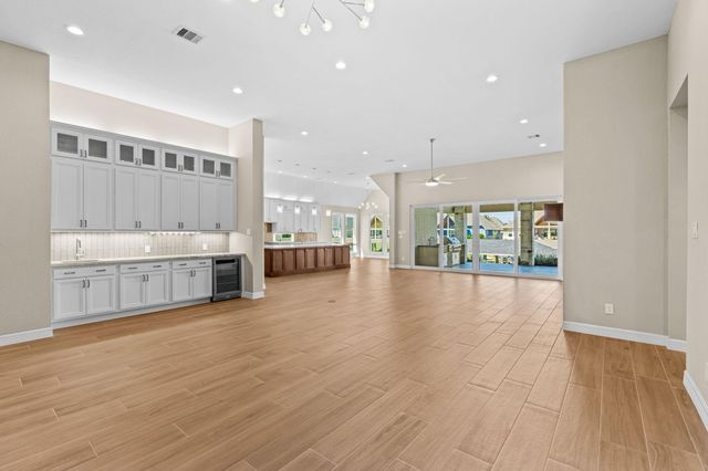508 Amalfi Drive, Kemah, TX 77565