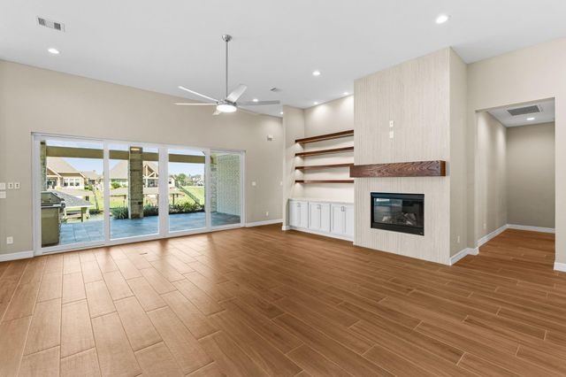 508 Amalfi Drive, Kemah, TX 77565