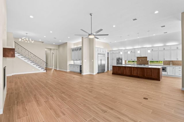 508 Amalfi Drive, Kemah, TX 77565